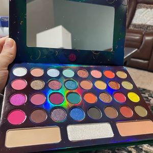 BH Cosmetics Take Me To Ibiza Palette